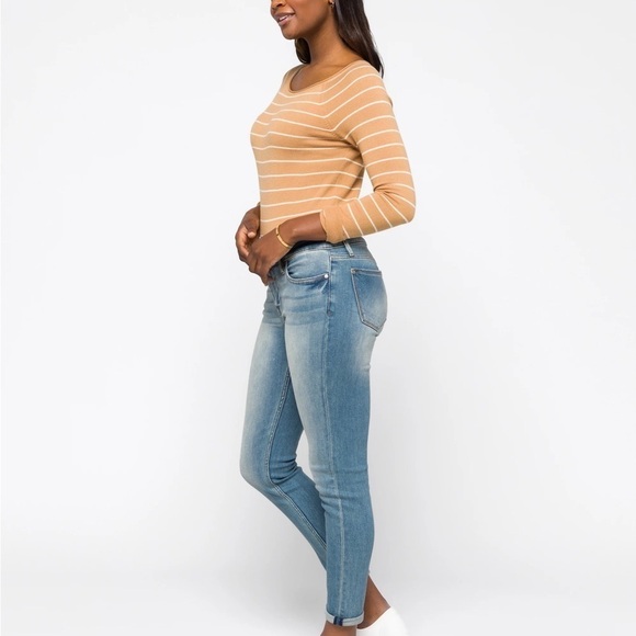 NWT VIGOSS Thompson Tomboy Mid Rise Jean/ INDIGO - Picture 3 of 5